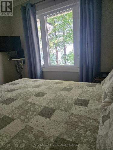 499 Bruce Road 13 Road, Native Leased Lands, ON - Indoor Photo Showing Bedroom