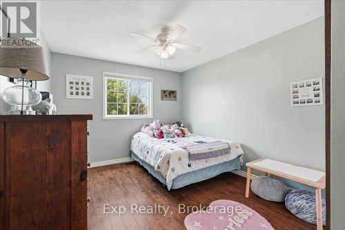1546 Harmony Road, Belleville (Thurlow Ward), ON - Indoor Photo Showing Bedroom