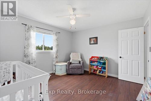 1546 Harmony Road, Belleville (Thurlow Ward), ON - Indoor Photo Showing Bedroom