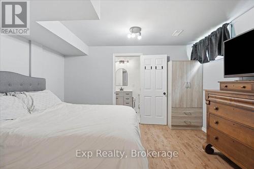 1546 Harmony Road, Belleville (Thurlow Ward), ON - Indoor Photo Showing Bedroom