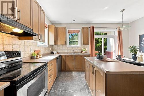 90 Roseborough Drive, Scugog (Port Perry), ON - Indoor Photo Showing Kitchen With Double Sink
