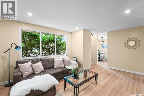 166 Sangster Boulevard, Regina, SK - Indoor Photo Showing Living Room