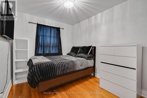 5 Homeview Avenue, Toronto, ON - Indoor Photo Showing Bedroom