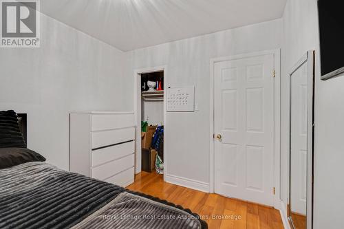 5 Homeview Avenue, Toronto, ON - Indoor Photo Showing Bedroom