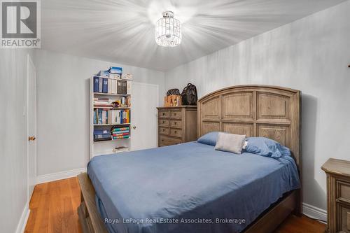 5 Homeview Avenue, Toronto, ON - Indoor Photo Showing Bedroom