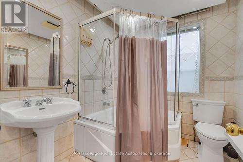 5 Homeview Avenue, Toronto, ON - Indoor Photo Showing Bathroom