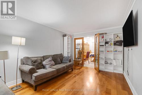 5 Homeview Avenue, Toronto, ON - Indoor Photo Showing Living Room