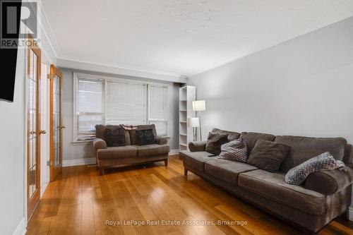 5 Homeview Avenue, Toronto, ON - Indoor Photo Showing Living Room
