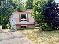 9 Lisbon RD Elliot Lake, ON P5A 3N9