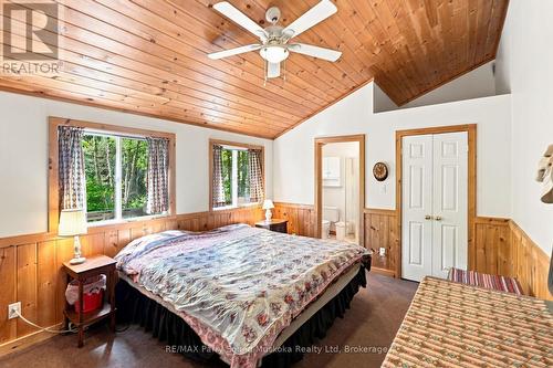889 185 Wa Horseshoe Lake, Seguin, ON - Indoor Photo Showing Bedroom
