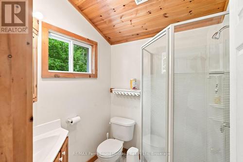 889 185 Wa Horseshoe Lake, Seguin, ON - Indoor Photo Showing Bathroom