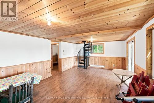 889 185 Wa Horseshoe Lake, Seguin, ON - Indoor Photo Showing Other Room