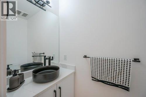 10615 Elliott Street Unit# 109, Summerland, BC - Indoor Photo Showing Bathroom