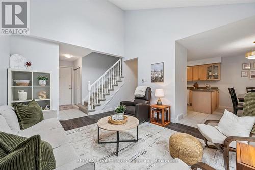 20 Pratt Place, Cambridge, ON - Indoor Photo Showing Living Room