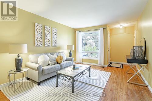 311 Tunis Street, Ingersoll (Ingersoll - South), ON - Indoor Photo Showing Living Room