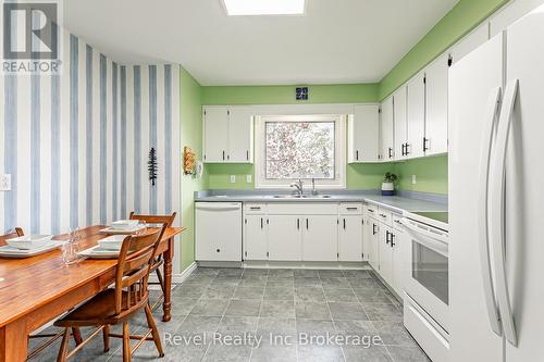 311 Tunis Street, Ingersoll (Ingersoll - South), ON - Indoor Photo Showing Kitchen With Double Sink