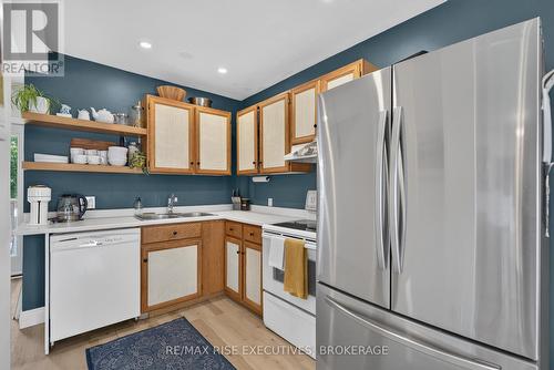 807 Brock Street, Kingston (Central City East), ON - Indoor Photo Showing Kitchen With Double Sink