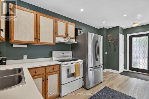 807 Brock Street, Kingston (Central City East), ON - Indoor Photo Showing Kitchen With Double Sink