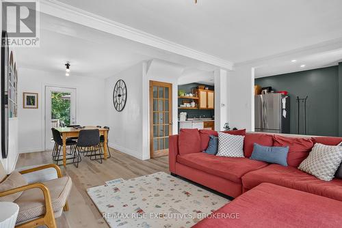 807 Brock Street, Kingston (Central City East), ON - Indoor Photo Showing Living Room
