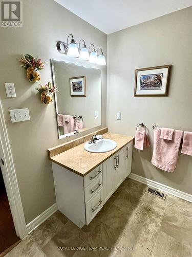 3pc Ensuite - 14 Otteridge Avenue, Renfrew, ON - Indoor Photo Showing Bathroom