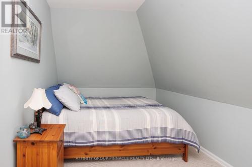 26980 Cedarhurst Beach Road, Brock, ON - Indoor Photo Showing Bedroom