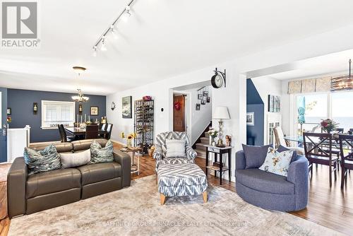 26980 Cedarhurst Beach Road, Brock, ON - Indoor Photo Showing Living Room