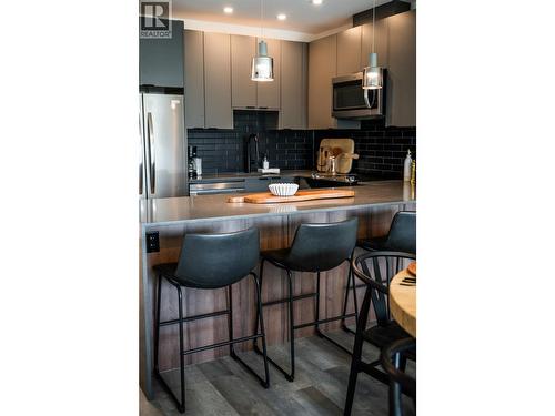 1701 Coursier Avenue Unit# 2213, Revelstoke, BC - Indoor Photo Showing Kitchen