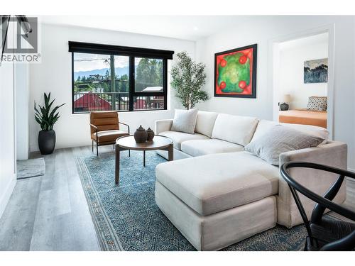 1701 Coursier Avenue Unit# 2213, Revelstoke, BC - Indoor Photo Showing Living Room