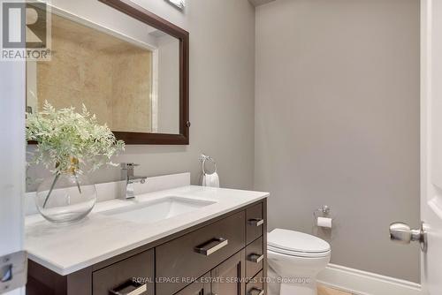 216 Rebecca Street, Oakville, ON - Indoor Photo Showing Bathroom
