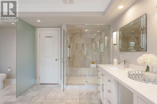 216 Rebecca Street, Oakville, ON - Indoor Photo Showing Bathroom