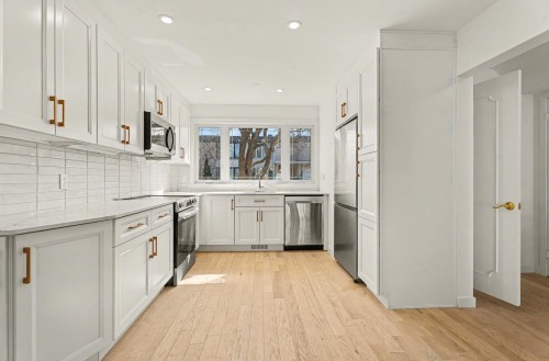 Kitchen - 7 Place Gounod, Laval (Saint-Vincent-De-Paul), QC - Indoor Photo Showing Kitchen With Upgraded Kitchen