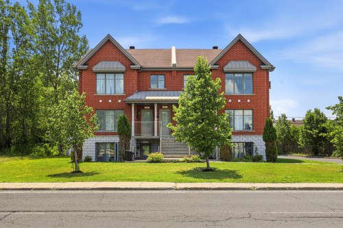 Front of Structure - 7555 Boul. Cousineau, Longueuil (Saint-Hubert), QC - Outdoor With Facade
