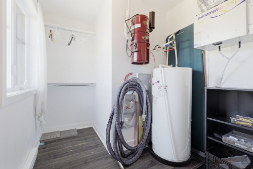 Storage - 7555 Boul. Cousineau, Longueuil (Saint-Hubert), QC - Indoor