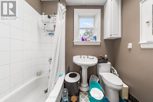 39 Standish Avenue, Toronto, ON - Indoor Photo Showing Bathroom