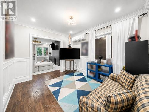 39 Standish Avenue, Toronto, ON - Indoor