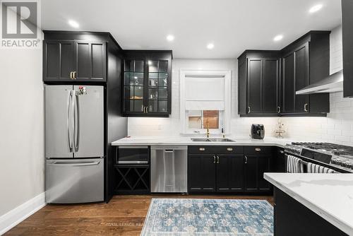 39 Standish Avenue, Toronto, ON - Indoor Photo Showing Kitchen With Double Sink With Upgraded Kitchen