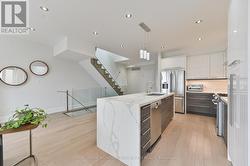 Stunning chef's kitchen - 
