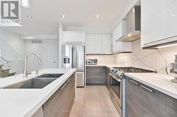 Stunning chef's kitchen - 