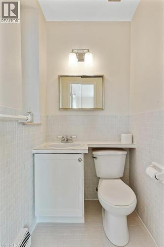 Primary 2pc Ensuite - 26 Wentworth Avenue Unit# 2 S, Cambridge, ON - Indoor Photo Showing Bathroom