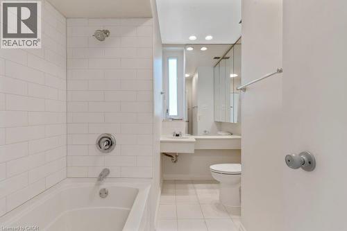 4pc Main Bath - 26 Wentworth Avenue Unit# 2 S, Cambridge, ON - Indoor Photo Showing Bathroom