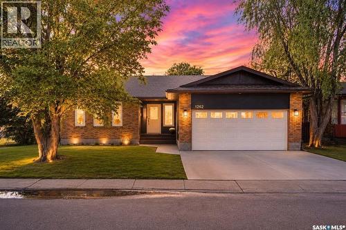 1262 James Crescent, Regina, SK - Outdoor