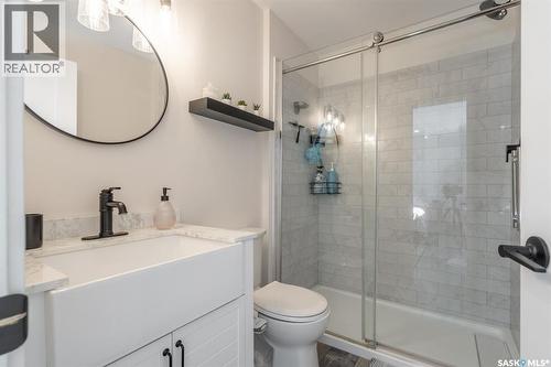 1262 James Crescent, Regina, SK - Indoor Photo Showing Bathroom