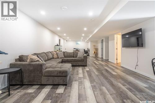1262 James Crescent, Regina, SK - Indoor Photo Showing Living Room
