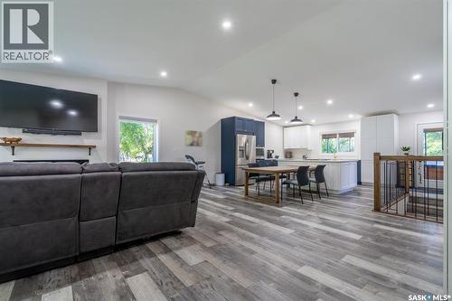 1262 James Crescent, Regina, SK - Indoor Photo Showing Living Room