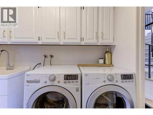 687 Barnaby Road, Kelowna, BC - Indoor Photo Showing Laundry Room