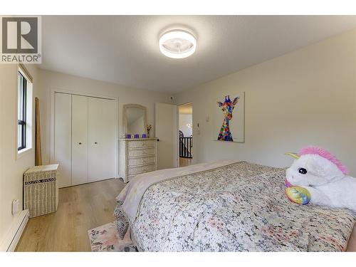 687 Barnaby Road, Kelowna, BC - Indoor Photo Showing Bedroom
