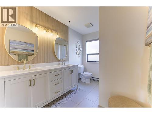 687 Barnaby Road, Kelowna, BC - Indoor Photo Showing Bathroom
