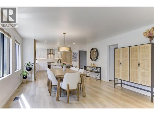 687 Barnaby Road, Kelowna, BC - Indoor Photo Showing Dining Room
