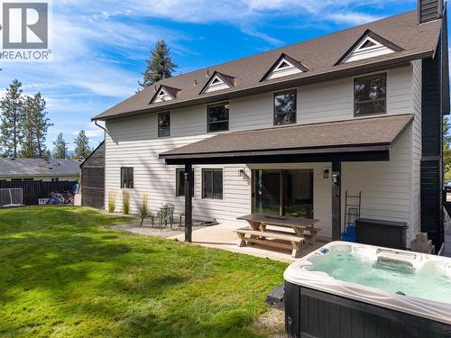 687 Barnaby Road, Kelowna, BC - Outdoor