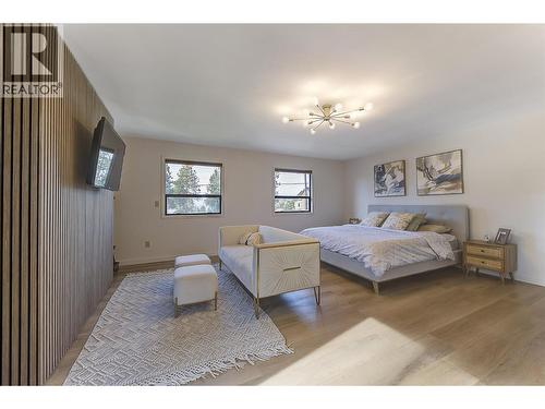 687 Barnaby Road, Kelowna, BC - Indoor Photo Showing Bedroom